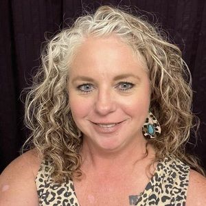 Meet your Posher, Denise